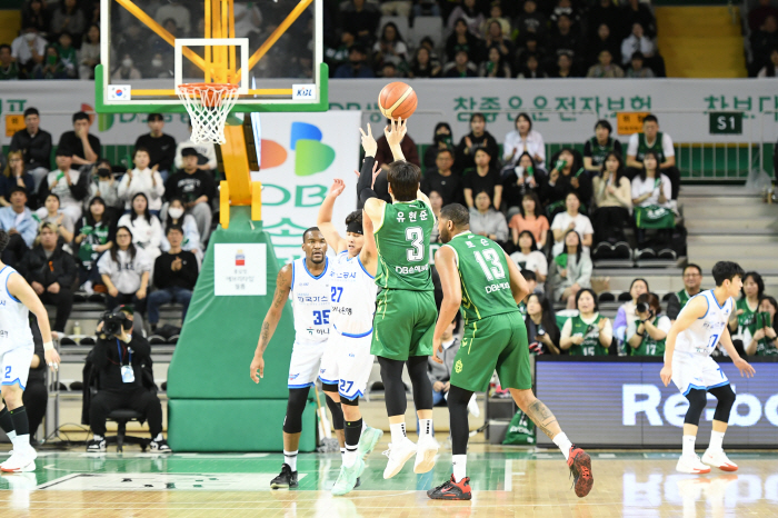 '미리 보는 6강전' KCC, 먼저 웃었다…허웅 통산 5000점 돌파