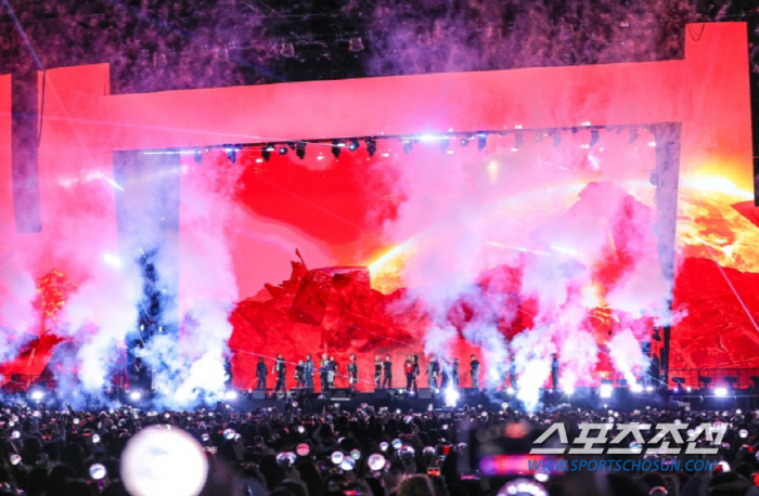 세븐틴, 인천서 앙코르 투어 개막…총 5만 6천여 명 앞에서 29일 베스…