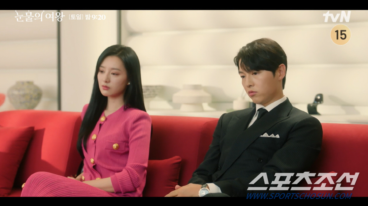 [SC초점]'카메오' 송중기, '코미디' 해야겠네! 웃음기 없는 얼굴로 …