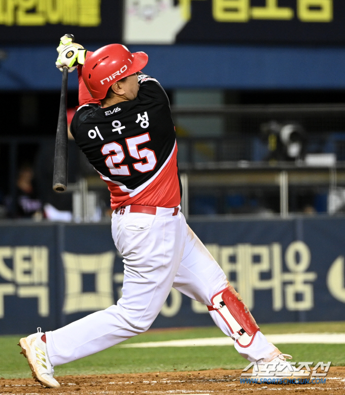 "성범이 형 보고싶어요"…자는 것까지 완벽한 롤모델, 최고의 3월 밑거름…