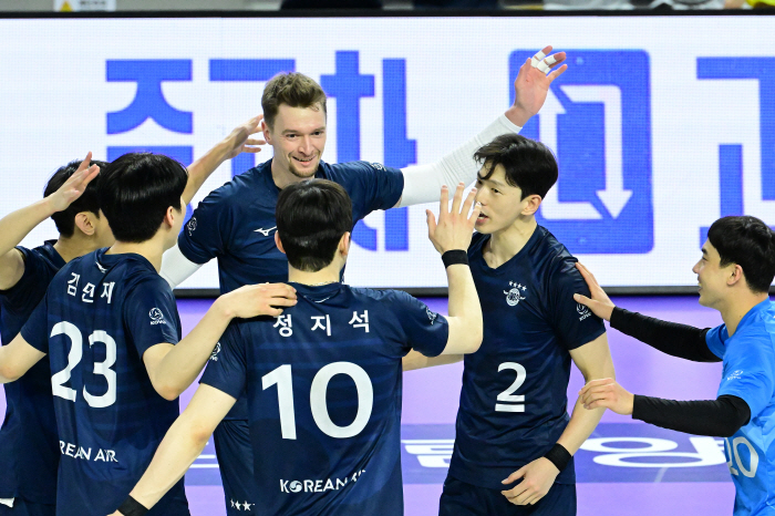 '사상 첫 4연패 역사' 100% 확률 잡아도 경계 가득…'도공 스토리'…