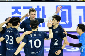 '사상 첫 4연패 역사' 100% 확률 잡아도 경계 가득…'도공 스토리'가 있기에