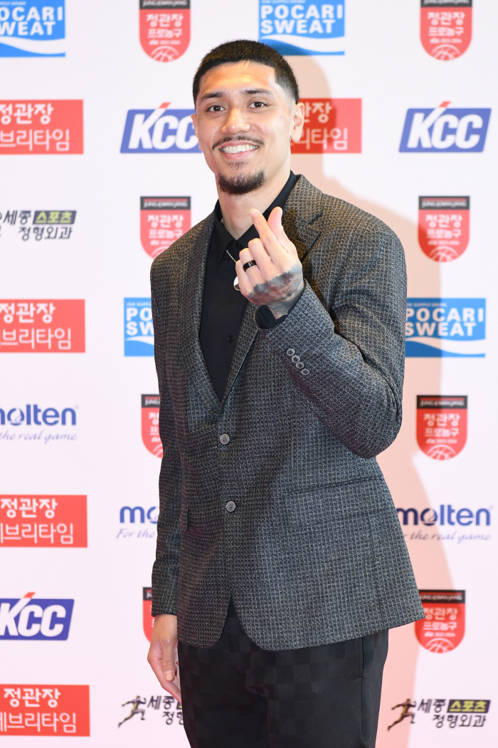 사상 첫 아시아쿼터 MVP 탄생! DB 알바노, 3표 차이로 국내 최우수…