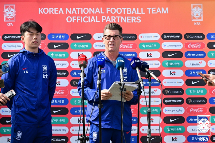 "매우 중요한 시기" 메이저 대회 줄줄이 탈락 위기의 韓 여자축구, 벨 …