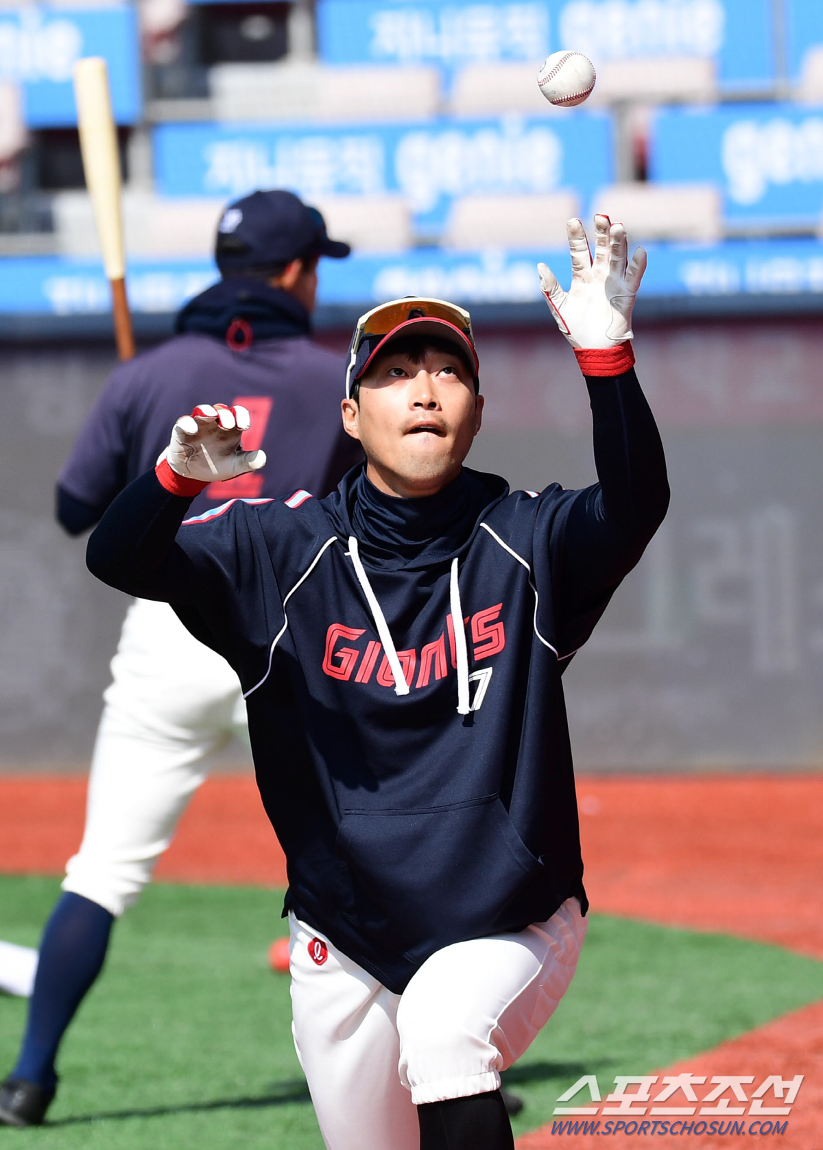 '1808일만의 4안타 경기' 타격폼 바꾼 천재유격수, 땀은 배신하지 않…