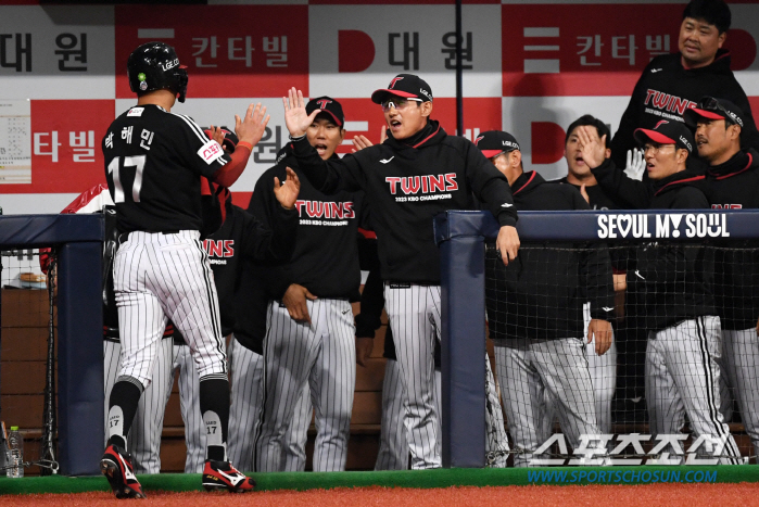"우승기원하고 벳머니 받자" LG 26.7% 우승확률1위, 한화 48만5…