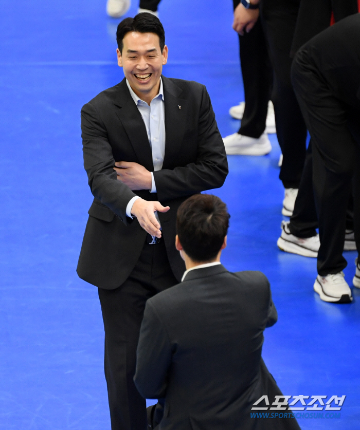 "7년만의 봄배구 공로 인정" 정관장 결단, 고희진 감독과 2+1년 재계…