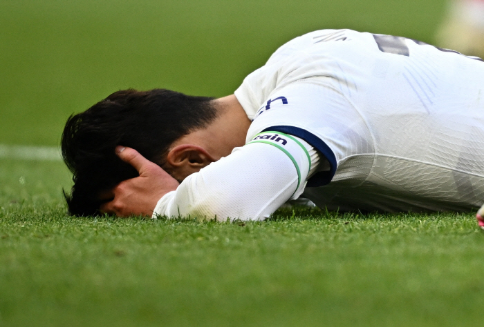 "EPL 레전드라고 부르는 건 과하지!"...'EPL 통산 118골' 손…