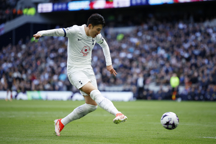 "EPL 레전드라고 부르는 건 과하지!"...'EPL 통산 118골' 손…
