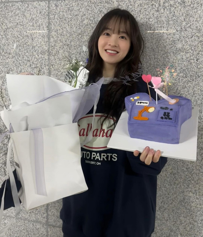 박보영, '조명가게' 촬영 종료 기념샷 공개…미모만큼 아름다운 마음씨에 …