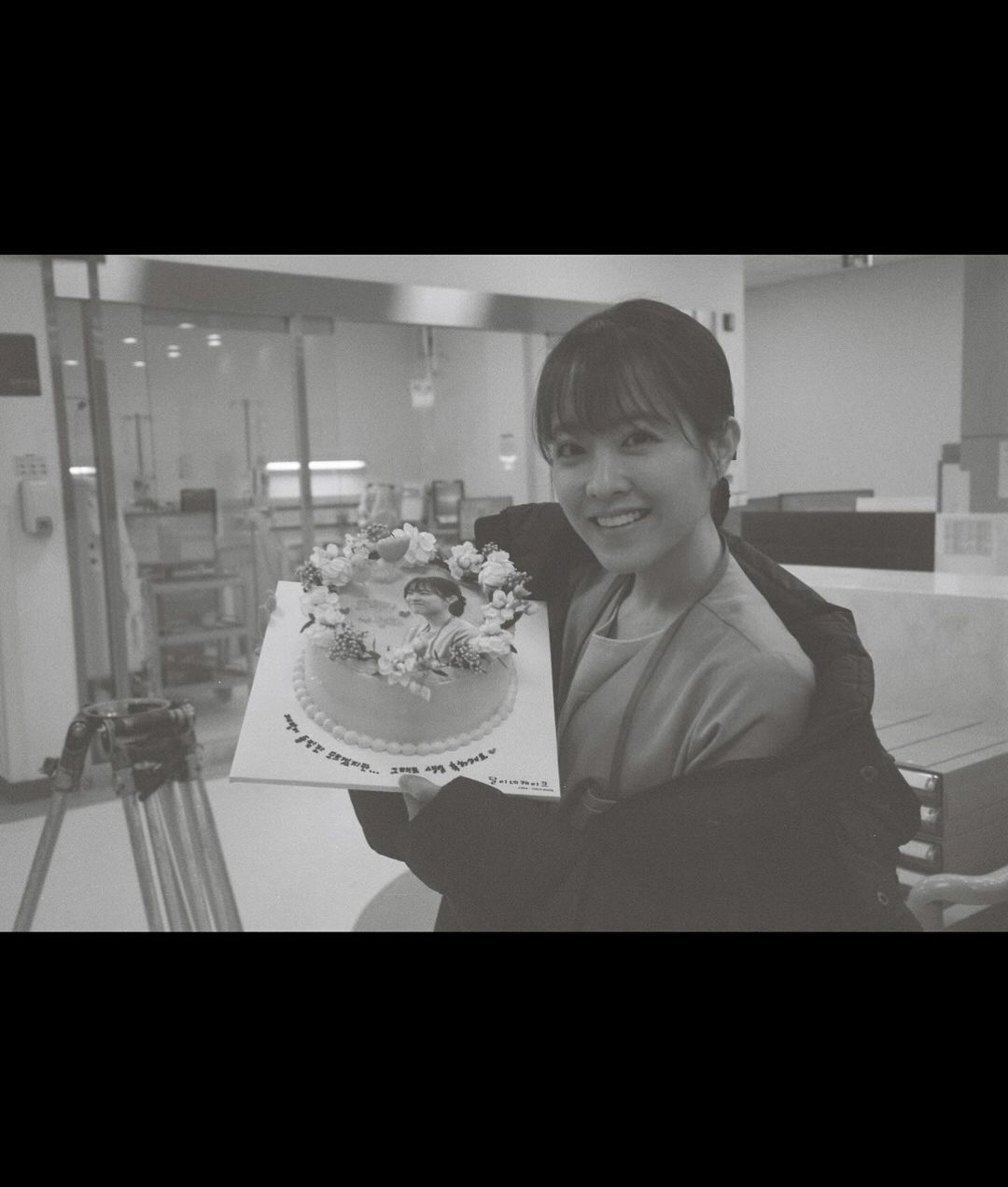 박보영, '조명가게' 촬영 종료 기념샷 공개…미모만큼 아름다운 마음씨에 …