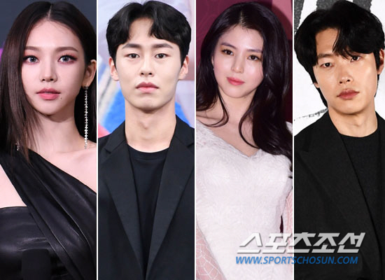 갑작스런 열애 공개 독됐나...팬반발→환승 논란에 '초고속 엔딩' [SC…