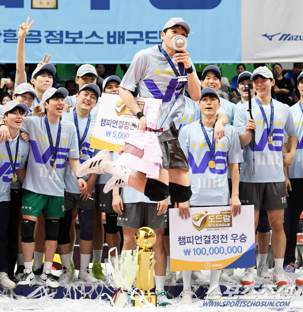 대한항공 왕조는 굳건했다. 사상 최초 4년 연속 통합우승. 정지석 MVP…