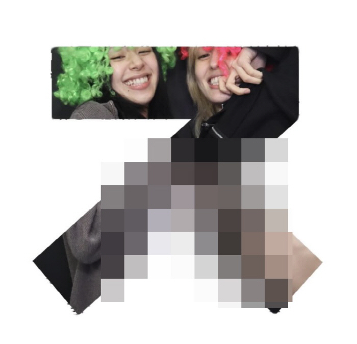 "무인 사진관서 속옷 노출" 트와이스 채영·전소미, 급히 삭제한 사진 '…
