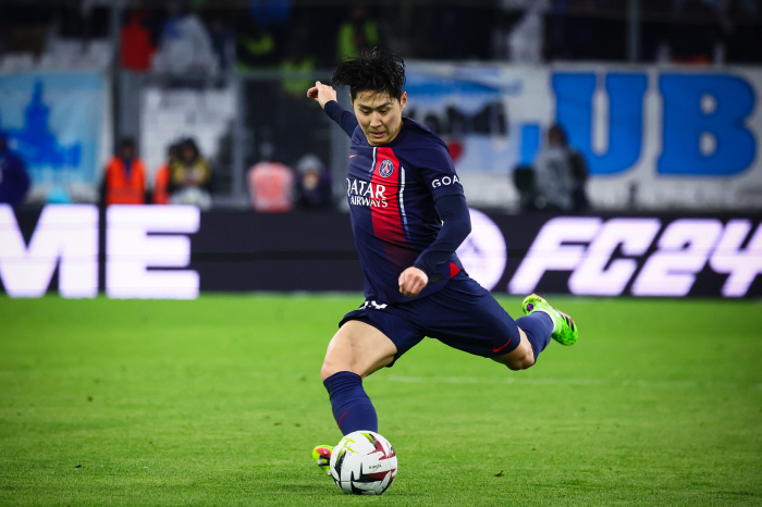 '메시-네이마르 공백 메웠다' 이강인, PSG 유니폼 판매량 음바페 능가…