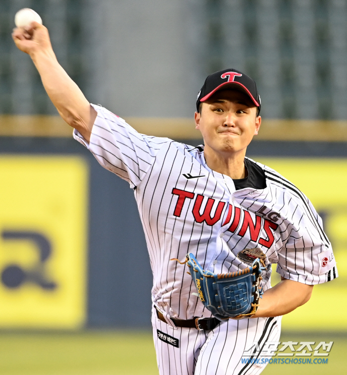 42년 KBO 역사, 14번째 대기록 만든 최원태와 하트...그런데 왜 …