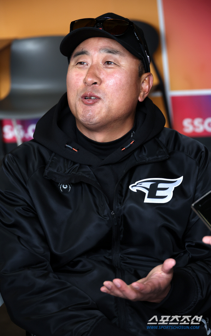 '우승 명장'의 초반 판도 분석 "한화 7연승, 충분히 할 수 있다 생각…