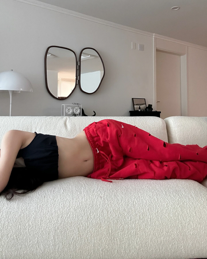 효민, 군살無 새하얀 잘록허리에 '황금골반' 자랑