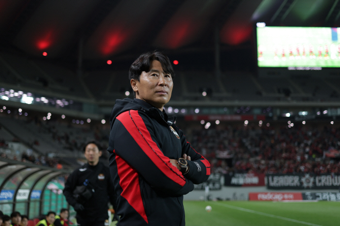[현장인터뷰]'5-1 대승' 김기동 감독 "퍼펙트 한 전반, 일류첸코가 …