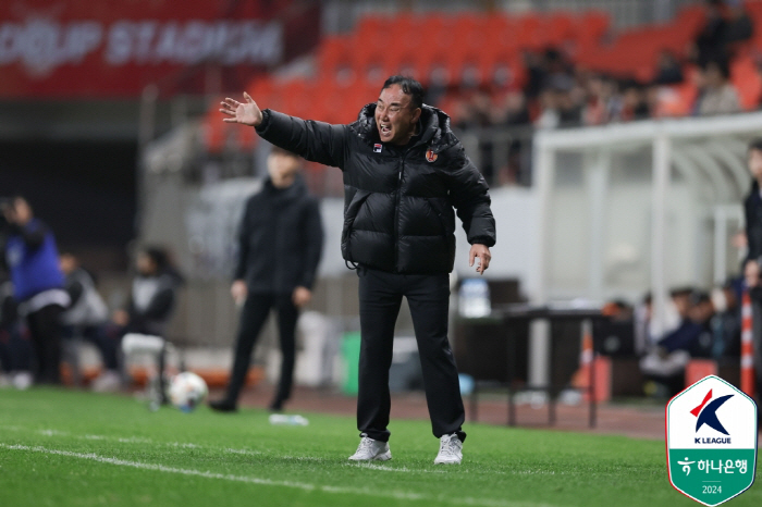 "올라가!" 목이 쉴 정도로 '열정 지휘'한 학범슨, 전북전 승리 결실로…