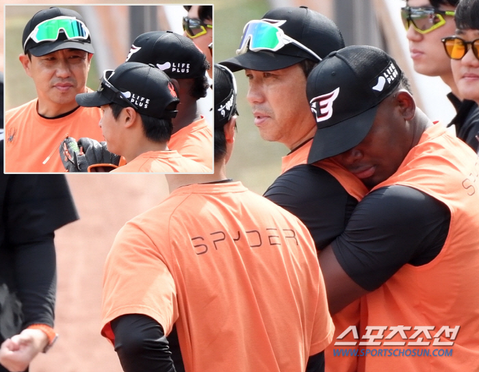 페라자가 껌딱지처럼 찰싹!  '짐승 김강민’의 슬기로운 말년 생활 [대전…