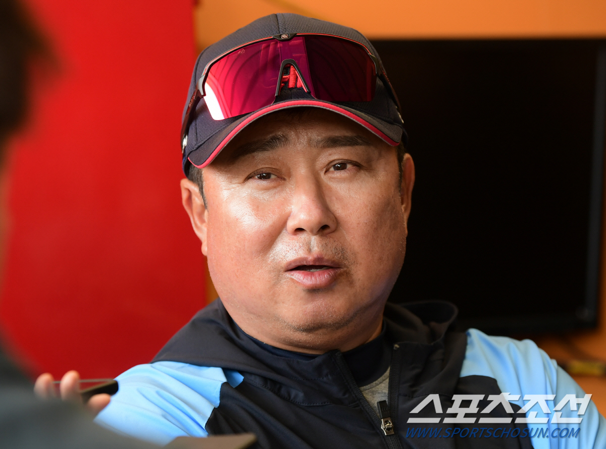 시즌 첫 '김태형 더비' 임하는 롯태형의 속내 "따로 연락 온 선수? 글…