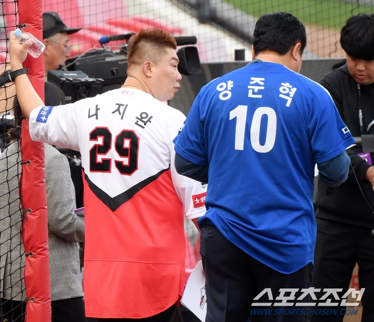 양준혁 품에 안긴 최형우, 오승환 팔뚝에 놀란 나지완...두 사람이 광주…