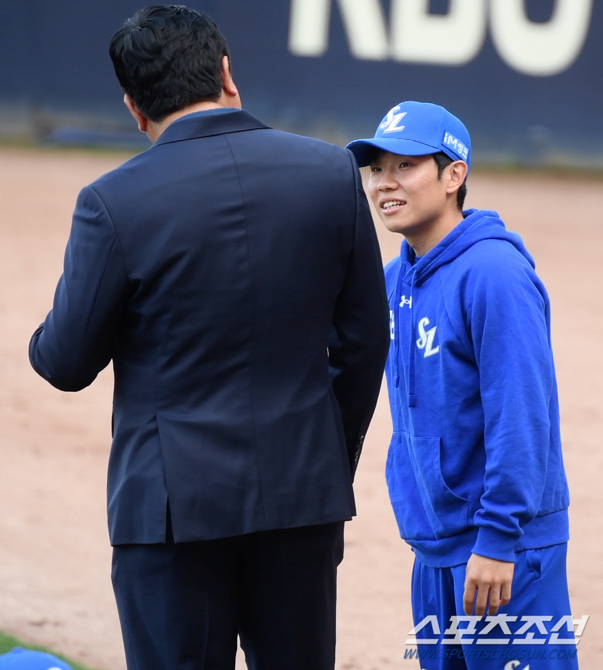 양준혁 품에 안긴 최형우, 오승환 팔뚝에 놀란 나지완...두 사람이 광주…