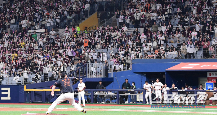 '류현진 충격적 9실점 패전' 키움에 완패 당한 한화, 1위 자리까지 내…