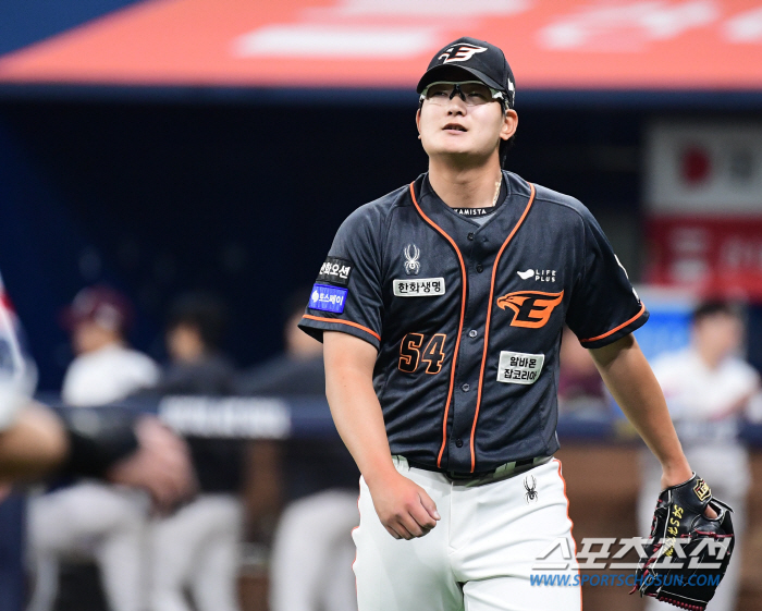 '류현진 충격적 9실점 패전' 키움에 완패 당한 한화, 1위 자리까지 내…