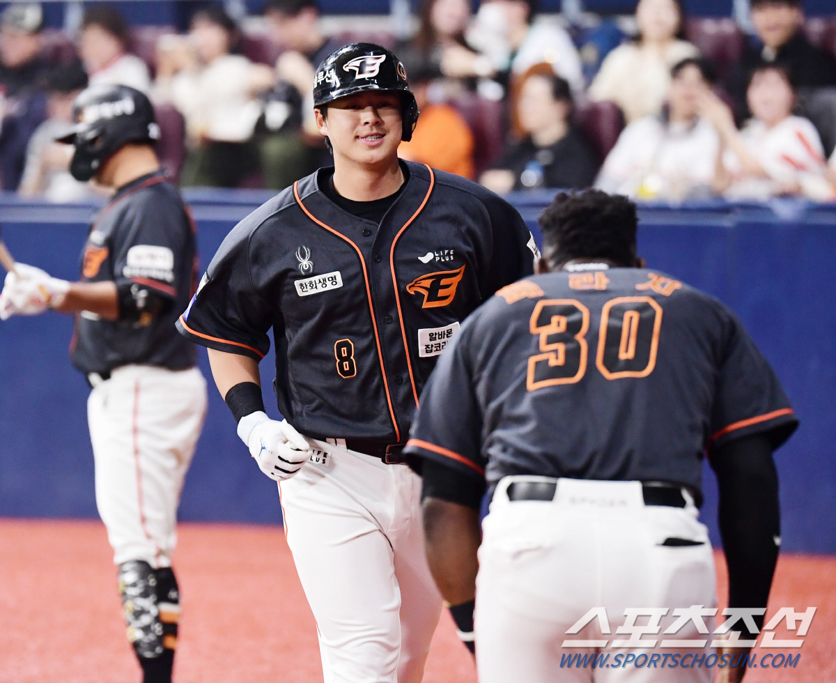 '2할 초반이면 어때, 홈런 치면 되지' 노시환, 5호포 작렬...공동 …