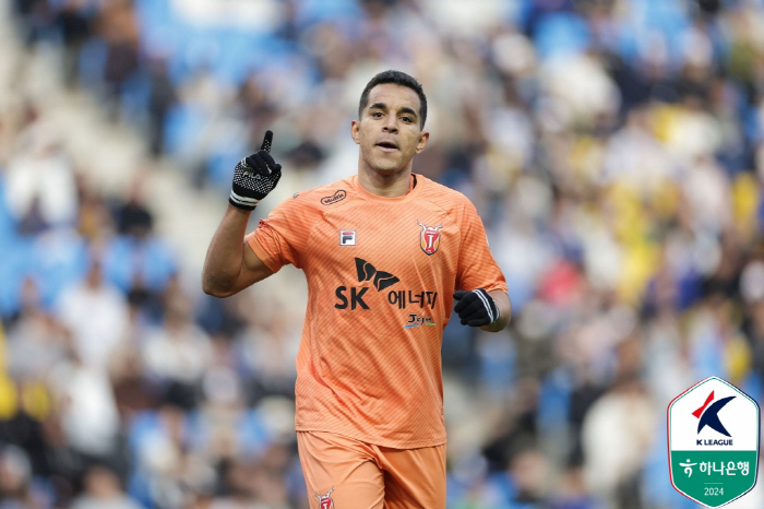 '연패 없다' 김천 상무 1위, '정효볼' 광주 2-1 제압…울산, 수원…