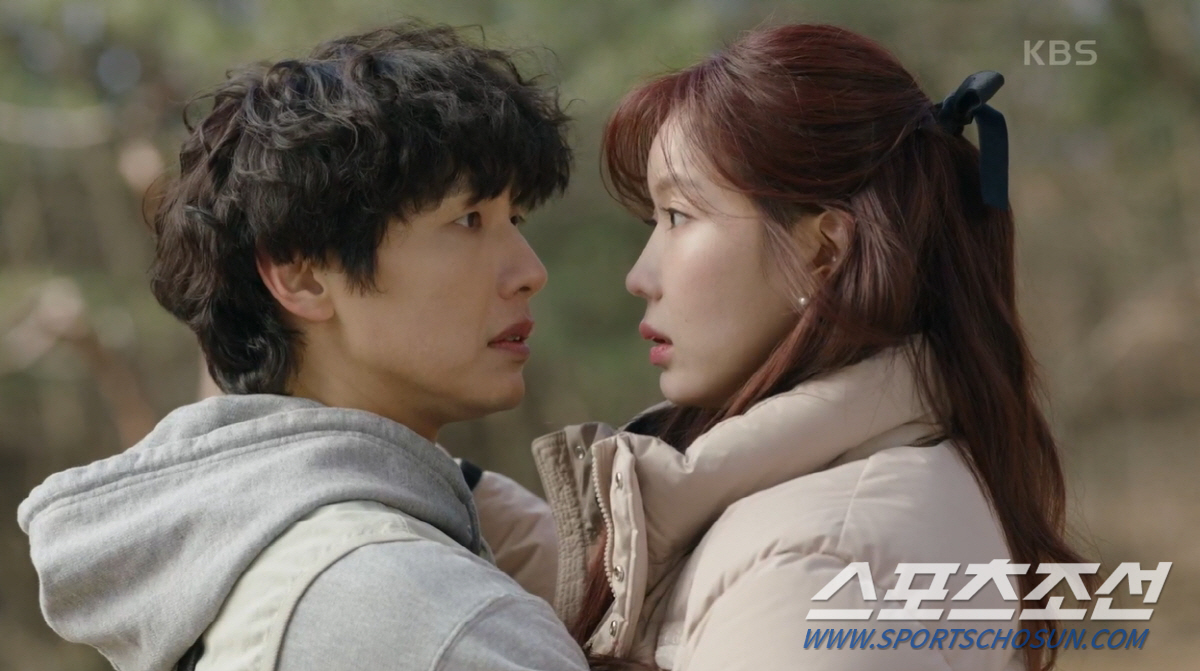 [종합]임수향, 지현우 품에 안겼다! "왜 대충이 오빠가 생각나지?"(미…