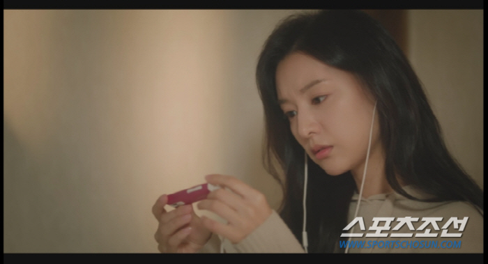 [SC리뷰]김수현, 고등학생 때 이미 김지원에게 반해. 다시 보면 바로 …