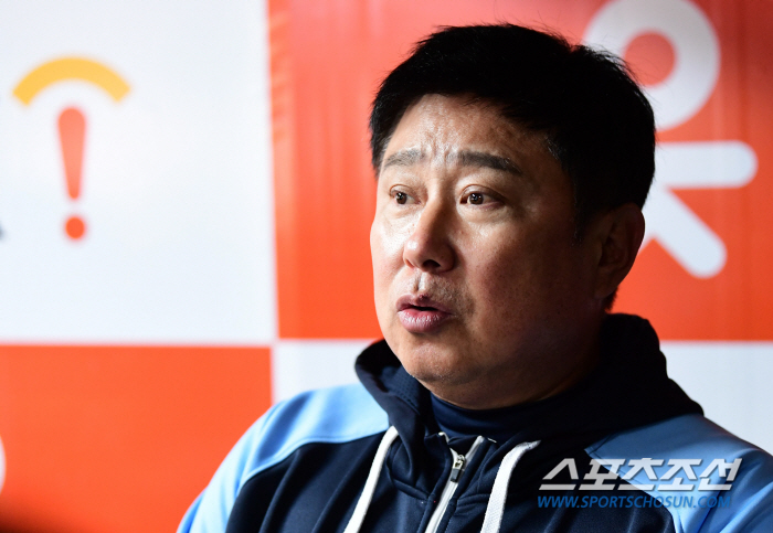 재활 마친 '155㎞+21세' 부산사나이, 명장을 만족시켜라 "지켜보고 …