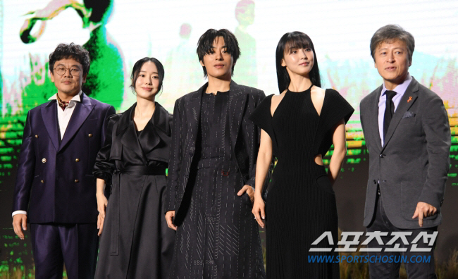 '기생수: 더 그레이' 해외서 이어지는 호평 “엔터테인먼트 계 새 ‘공생…