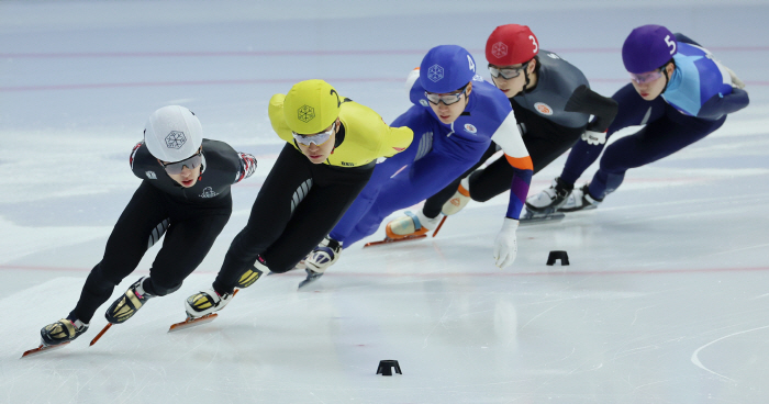 [대표선발전 1차] 황대헌 피한 박지원, 1000m 1위 등극! → 연이…