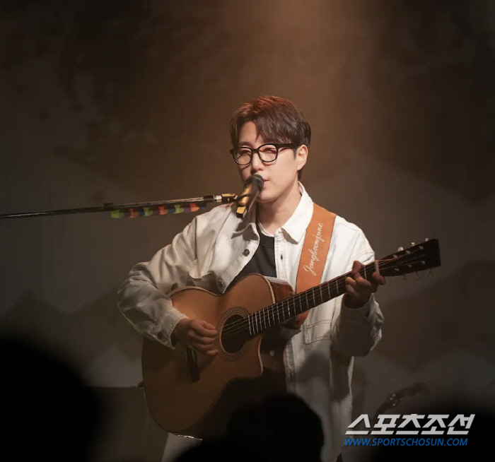 [SC이슈]장범준, 올해도 어김없이 '벚꽃 연금'…'벚꽃 엔딩' 차트인→…