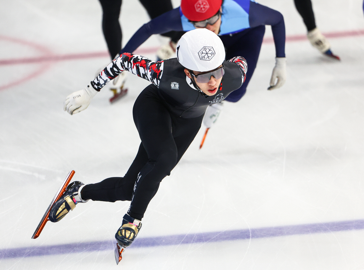 황대헌-박지원, 2차에서 '재충돌' 가능성↑ 황대헌 1000m 실격에도 …