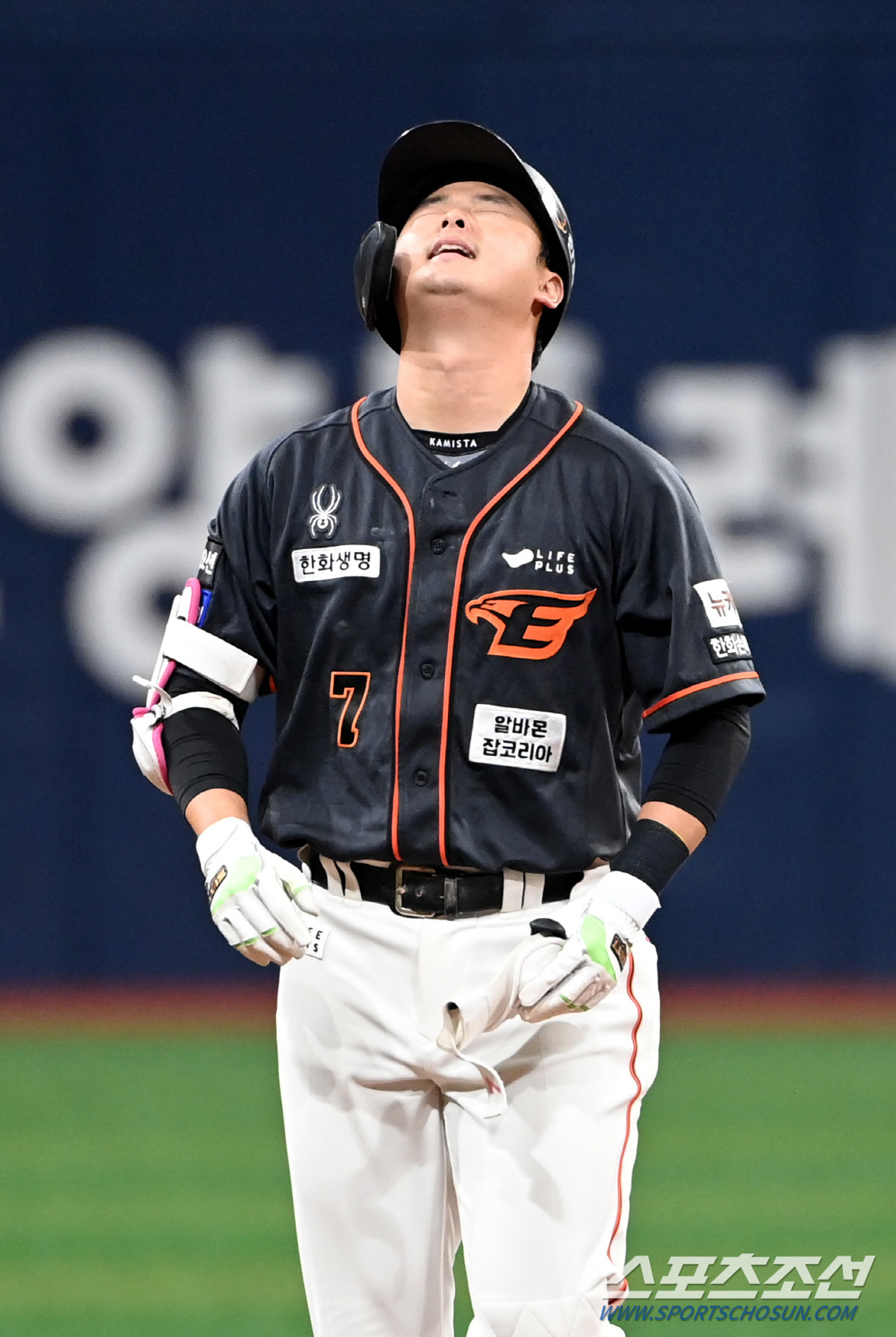 10안타 8볼넷에 겨우 3득점, 잔루 15개 실화냐...답답했던 한화 '…