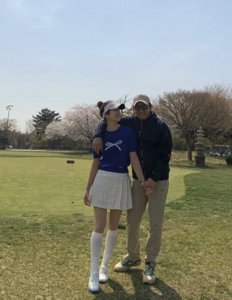 주진모♥민혜연, '신혼처럼 달달' 벚꽃 데이트 인증 "열심히 뛰어 건진 …