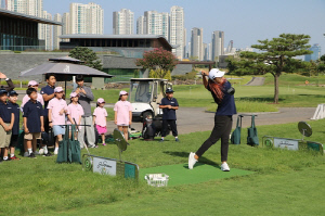 징계 풀려 KLPGA에 돌아온 윤이나, 복귀전 상금 전액 기부