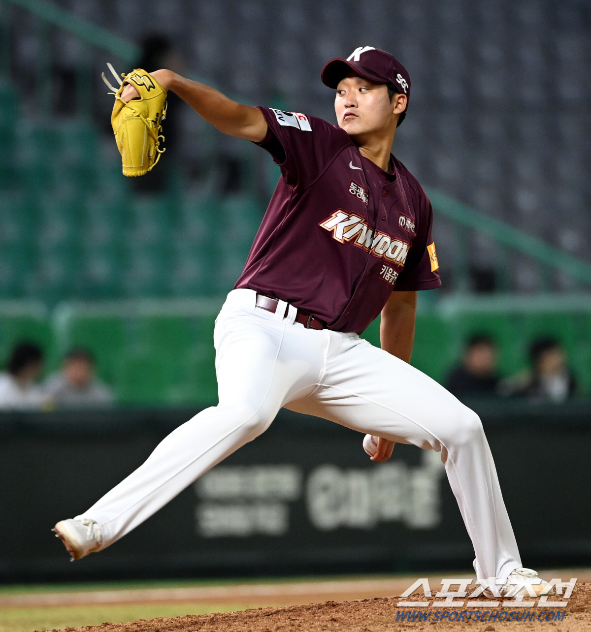 '특급 신인' 황준서만 있냐...좌완 150km 다크호스, 8연승 반란을…