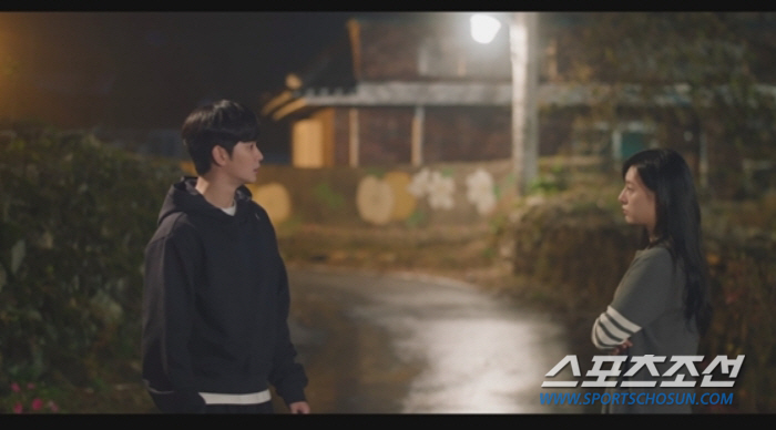 [종합]'귀염 뽀짝' 김수현♥'애정 뚝뚝' 김지원, 전 우주가 응원하는 …