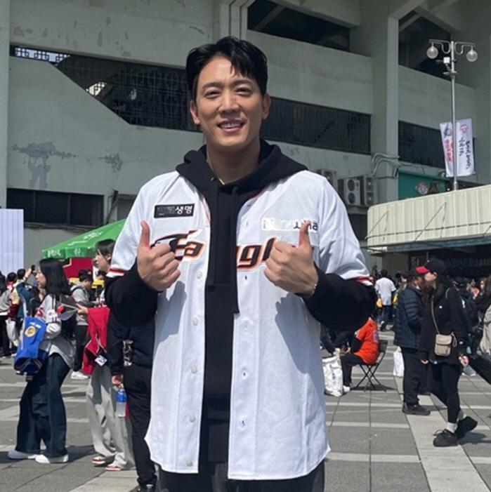 김환, '찐팬구역' 합류…"짠내 나는 파이팅, 이글스 색깔과 부합"