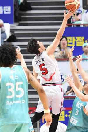 KBL 6강 시리즈의 숨은 키워드 '식스맨 효과'…승부처에서 식스맨이 떠야 이긴다