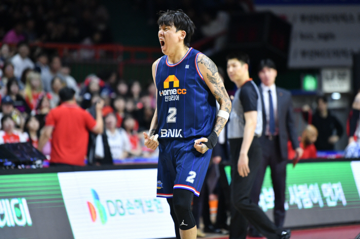 'DB 한판 붙자!' KCC, SK 또 대파하고 퍼펙트 4강행…15일 D…