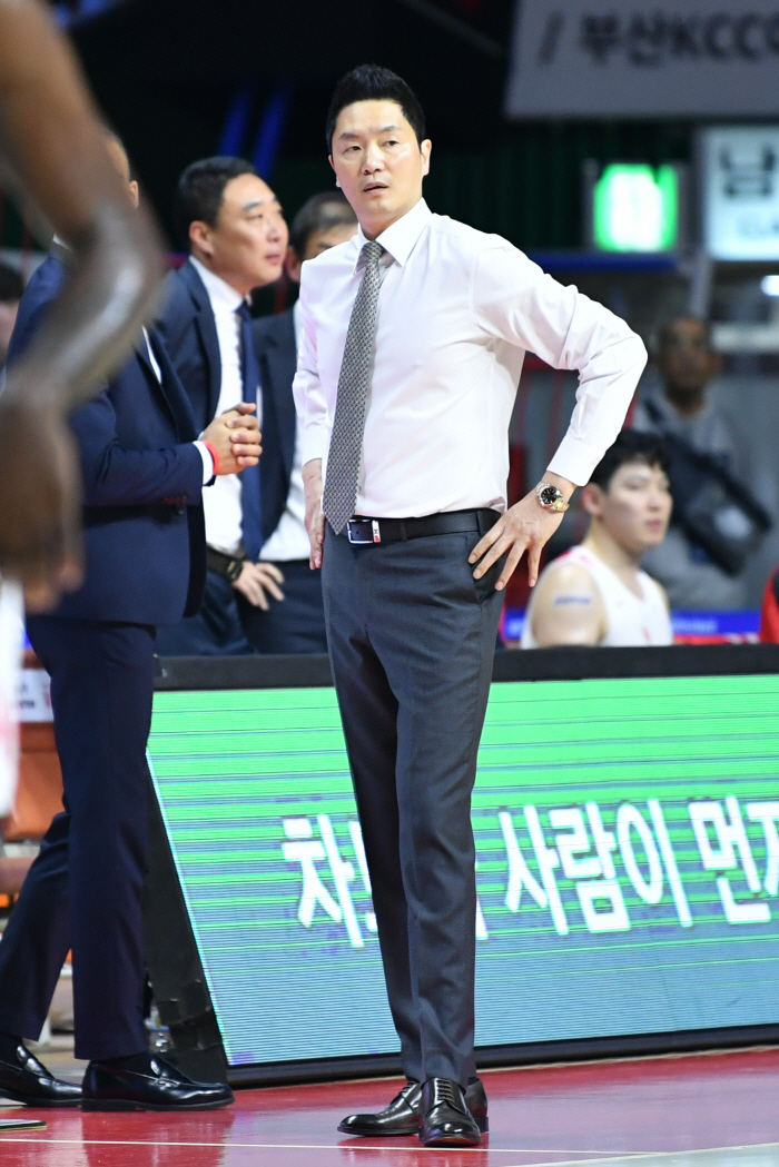 [현장인터뷰]6강 패배 전희철 감독 "모두 나의 책임. 시원 섭섭하다"