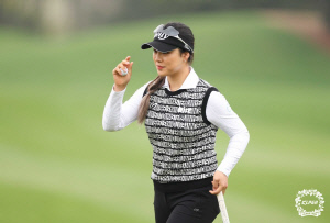 [KLPGA] 윤이나, 복귀전 상금 전액 주니어 인성 교육 프로그램에 기부