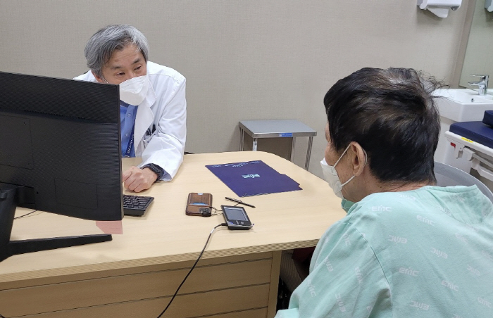 한 번에 '복부대동맥류·신장암·대장암·담낭염 수술' 4건 성공